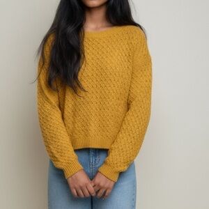OLD NAVY · GOLD BARS HI-LO HONEYCOMB-STITCH SWEATER - SIZE M